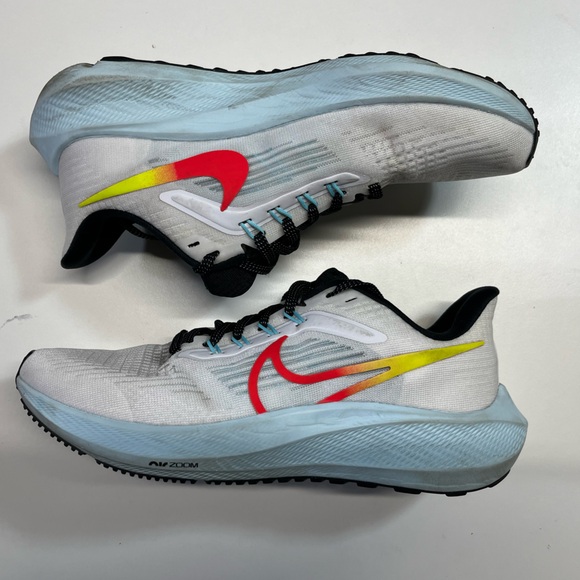 Nike 2022 Release Air Zoom Pegasus 39 'White Crimson Volt' Women’s Size 7 - Picture 4 of 11